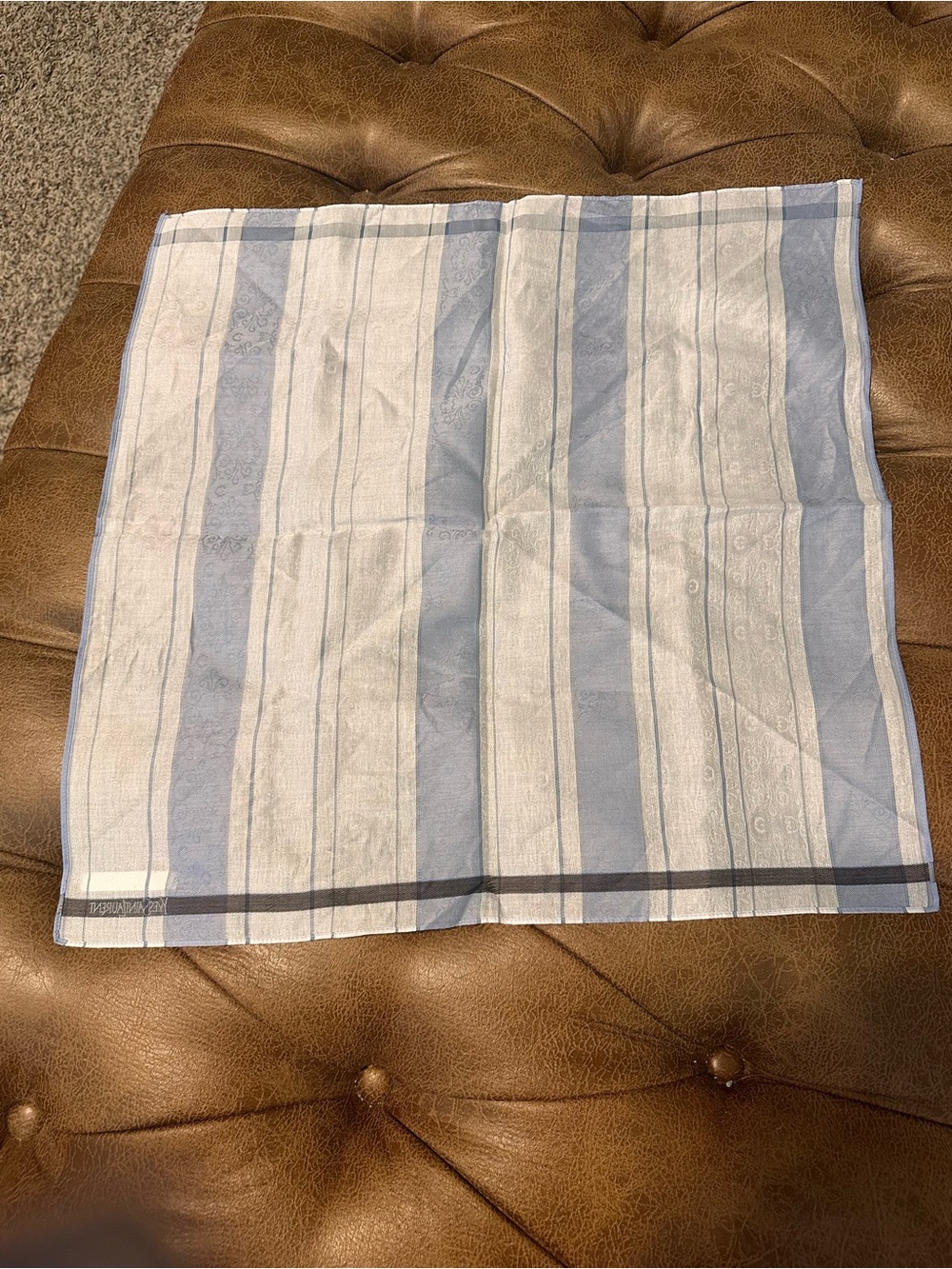 Authentic YSL scarf - Picture 3 of 4